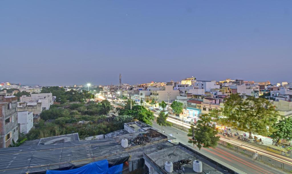 Treebo Paras Raj Near City Palace Udaipur Luaran gambar